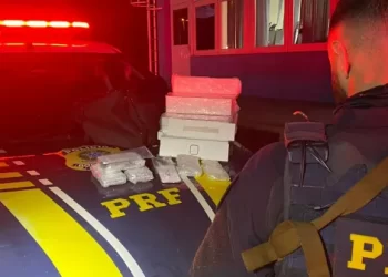 Itatiaia – Agentes da PRF apreendem eletrônicos sem nota fiscal na Via Dutra