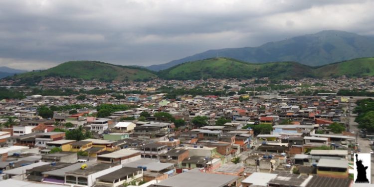Pastor atingido por bala perdida em comunidade da Zona Oeste do Rio tem quadro de saúde estável