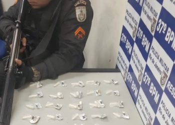 Resende – Jovens são presos suspeitos de tráfico de drogas na região da Grande Alegria