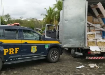 Resende – PRF apreende cerca de 193 quilos de maconha