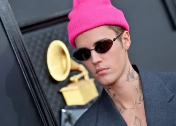 Avó de Justin Bieber se envolve em grave acidente de carro, diz site