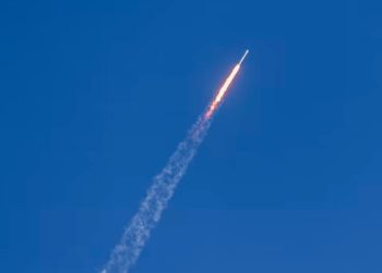 Rússia ensaia nova ofensiva e ataca prédio residencial com míssil