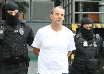 Justiça condena Sérgio Cabral a devolver R$10 milhões ao estado