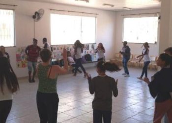 Alunos da rede municipal de Itatiaia têm aulas de dança