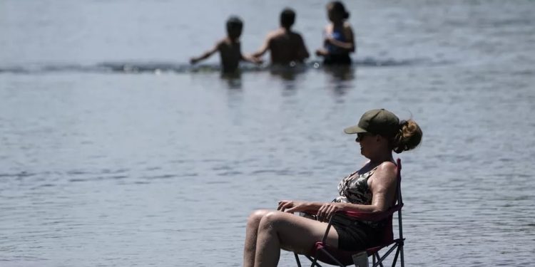 Onda de calor recorde chega aos EUA