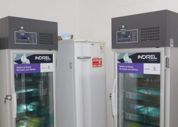 Quatis comemora vacinação contra hepatites virais