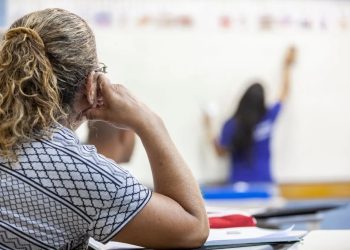 Instituto oferece programa de alfabetização de jovens e adultos em Resende
