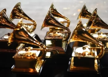 Saem indicações ao Grammy latino 2022.