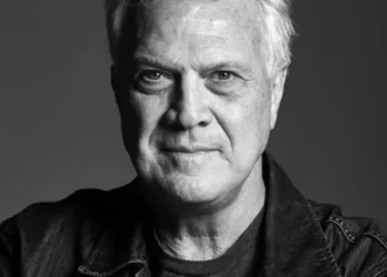 Pedro Bial lança música