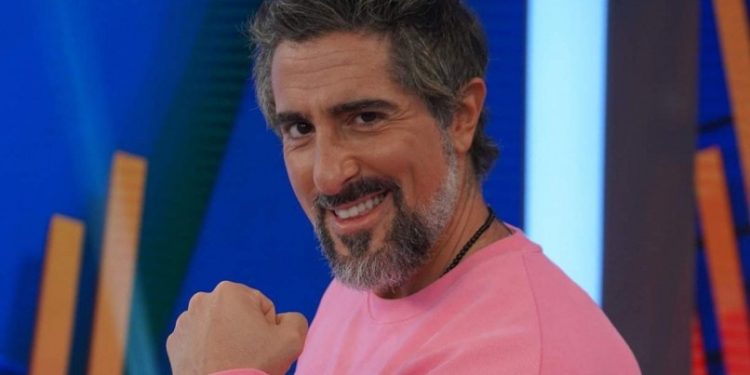 MARCOS MION É PURA OSTENTAÇÃO COM TÊNIS CARÍSSIMO