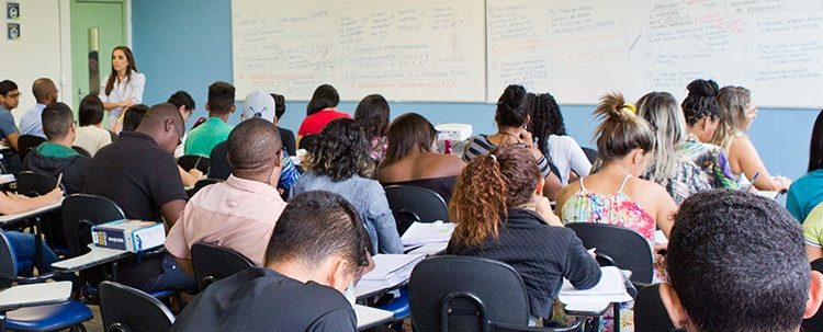ESTÁCIO DE SÁ ABRE SELEÇÃO PARA PESSOA COM DEFICIÊNCIA