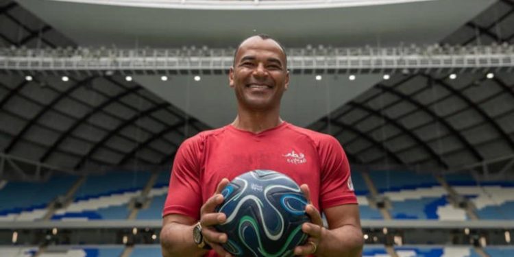 Ex-jogador Cafu perde imóvel em leilão por dívida de R$ 11 milhões