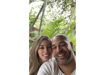 Entre idas e vindas Adriano Imperador se declara para namorada na web