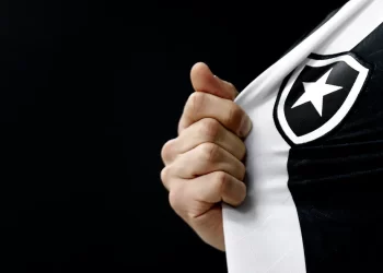 BOTAFOGO FECHA COM A REEBOK PARA SER A NOVA FORNECEDDORA DE MATERIAL ESPORTIVO