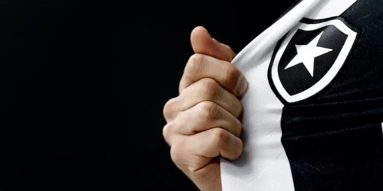 BOTAFOGO FECHA COM A REEBOK PARA SER A NOVA FORNECEDDORA DE MATERIAL ESPORTIVO