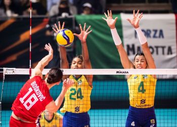 Brasil perde para Sérvia e fica com o vice no mundial de vôlei feminino