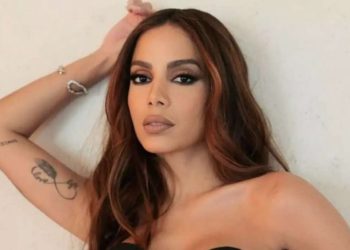 APÓS FALTAR A PRÊMIO ANITTA NEGA DEPRESSÃO