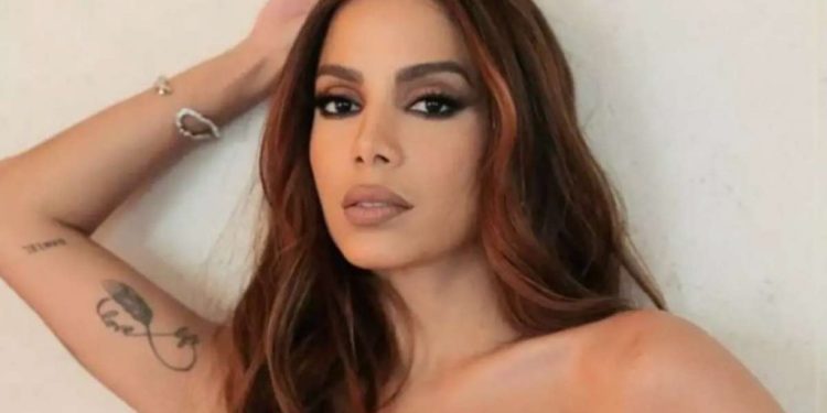 APÓS FALTAR A PRÊMIO ANITTA NEGA DEPRESSÃO