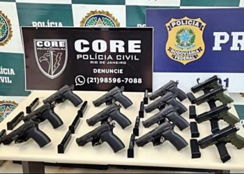 MULHER É PRESA COM 14 PISTOLAS NA DUTRA, EM RESENDE