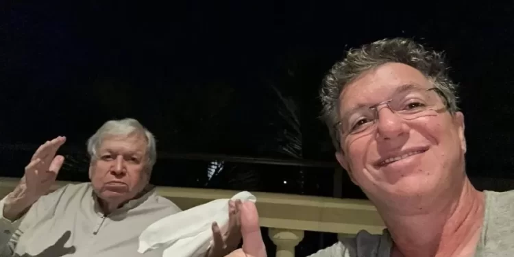 Boninho se pronuncia após o pai, Boni, infartar em voo: ‘Paciência’.