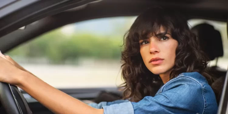 ‘MALDIVAS’ OU MAL DAS PERNAS? NETFLIX CANCELA SERIE COM UMA TEMPORADA APENAS