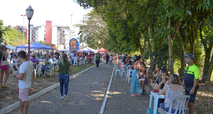 DOMINGO É DIA DE PROJETO MÚSICA NA FEIRA EM RESENDE