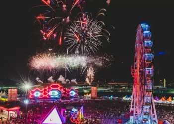 Drake, Billie Eilish e Blink-182 estarão no Lollapalooza Brasil.