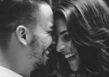 AO CELEBRARAR 8 ANOS DE CASADO JUNIOR LIMA LEVA AMOR AOS INTERNAUTAS DE PLANTÃO