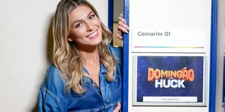 Lívia Andrade justifica sua ausência no Domingão do Huck