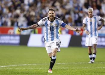 Revista elege Messi, como o melhor da história e põe Pelé em quarto no ranking.