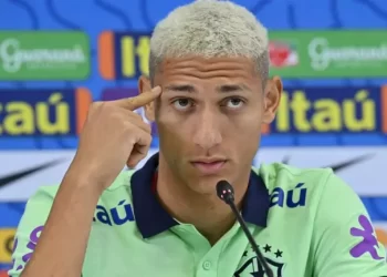 RICHARLISON REBATE ATAQUE DE ALEMÃES A NEYMAR