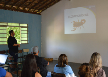 PREFEITURA DE RESENDE PROMOVE PALESTRA SOBRE ANIMAIS PEÇONHENTOS