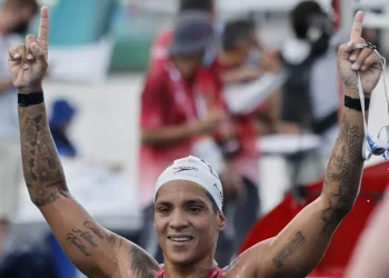 ANA MARCELA É HEXACAMPEÃ NO MUNDIAL DE MARATONAS AQUÁTICAS