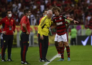 JOGADORES DO FLAMENGO SE DESPEDEM DE DORIVAL: “NO MEU CORAÇÃO”