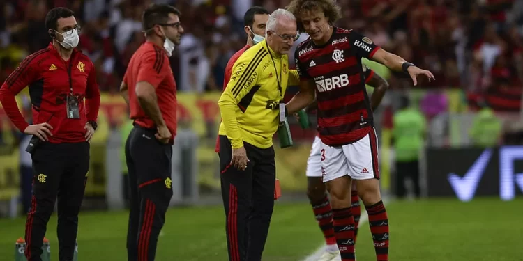 JOGADORES DO FLAMENGO SE DESPEDEM DE DORIVAL: “NO MEU CORAÇÃO”