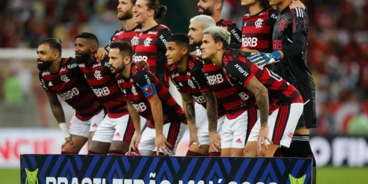 RUBRO NEGRO BEM ACIMA DAS EXPECTATIVAS FECHA 2022 COM CAIXA CHEIO