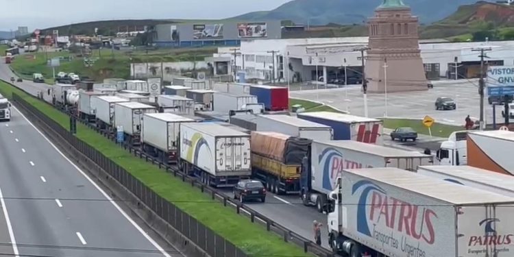 PARALISAÇÃO CAUSA TRANSTORNOS NA REGIÃO