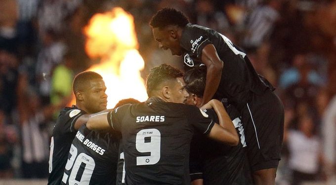 COM FUTEBOL DIVINO E MARAVILHOSO BOTAFOGO MOSTRA DESEJO DE IR À LIBERTADORES