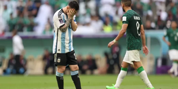ARÁBIA SAUDITA SURPREENDE, VENCE DE VIRADA E QUEBRA INVENCIBILIDADE DE MAIS DE TRÊS ANOS DA ARGENTINA