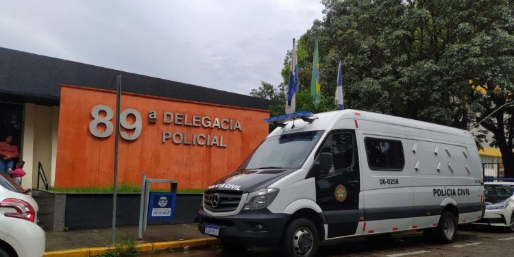 ASSALTANTES ROUBAM LOJA EM CAMPOS ELÍSEOS EM RESENDE