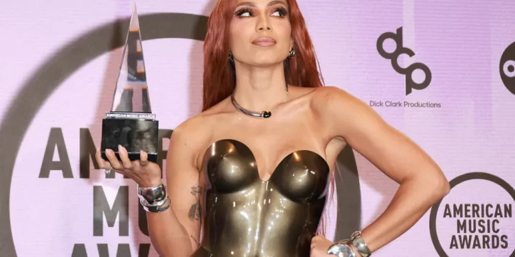“MELHOR ARTISTA FEMININA LATINA” NO AMERICAN MUSIC AWARDS 2022
