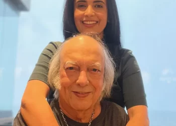 APÓS RECEBER ALTA ERASMO CARLOS BRINCA: ‘DEPOIS DE ME MATAREM, RESSUSCITEI NO DIA DE FINADOS’