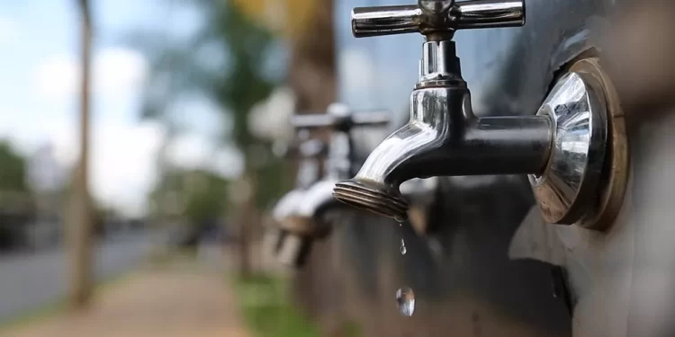 FALTA DE ÁGUA ATINGIRÁ 53 BAIRROS EM RESENDE NESTE DOMINGO