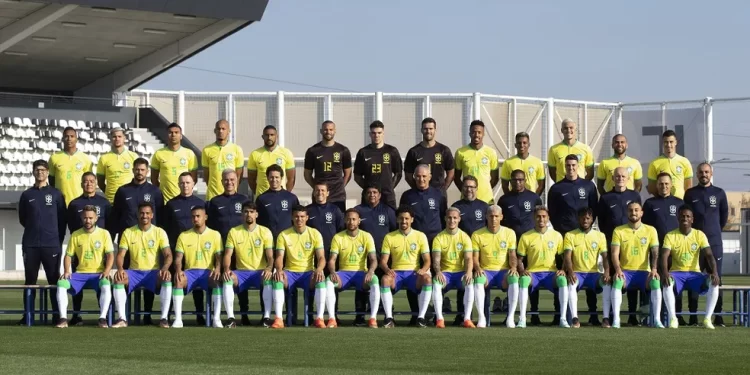 A FAMOSA FOTO OFICIAL DA SELEÇÃO PARA COLECIONADORES