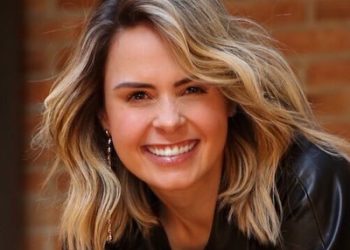 ANA PAULA RENAULT PERDEU 200 MIL SEGUIDORES NAS ELEIÇÕES
