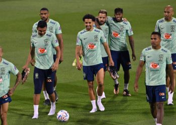 SELEÇÃO BRASILEIRA TRIENA PELA PRIMEIRA VEZ NO CATAR