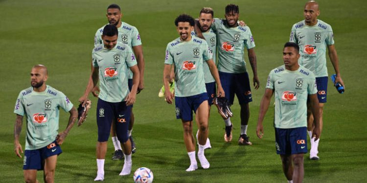 SELEÇÃO BRASILEIRA TRIENA PELA PRIMEIRA VEZ NO CATAR
