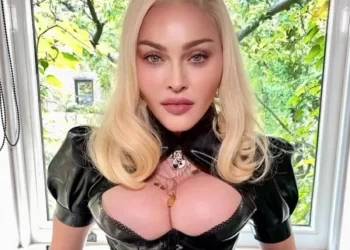 MADONNA POSTA VÍDEO DE LINGERIE