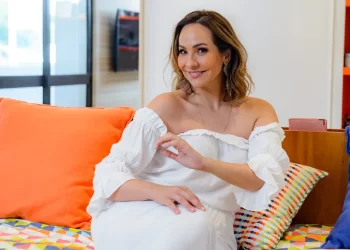 APRESENTADORA DO ‘É DE CASA’ MARIA BELTRÃO DIZ TER ENGORDADO 6 KG EM SUA NOVA ROTINA