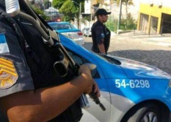 HOMEM QUE FAZIA MANOBRAS PERIGOSAS TEM MOTO APREENDIDA EM RESENDE